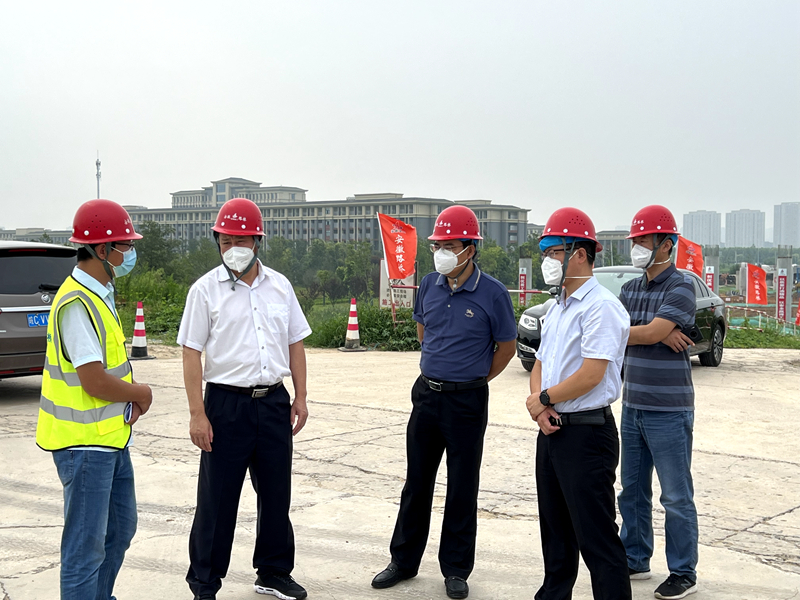 蚌埠市委常委、市委秘書長、懷遠(yuǎn)縣委書記王慶武到G206-03標(biāo)項(xiàng)目調(diào)研指導(dǎo)工作