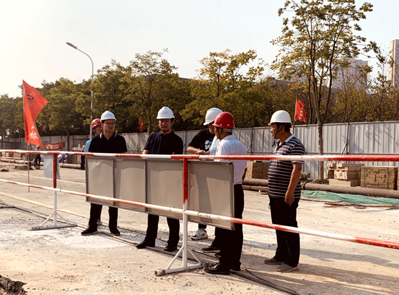 六安市重點工程建設(shè)管理處黨組書記、主任陳斌到長安路南延項目檢查指導(dǎo)工作
